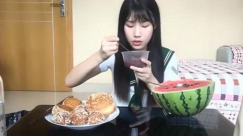 瓜姐吃的瓜是真的吗,揭秘真假瓜界风云