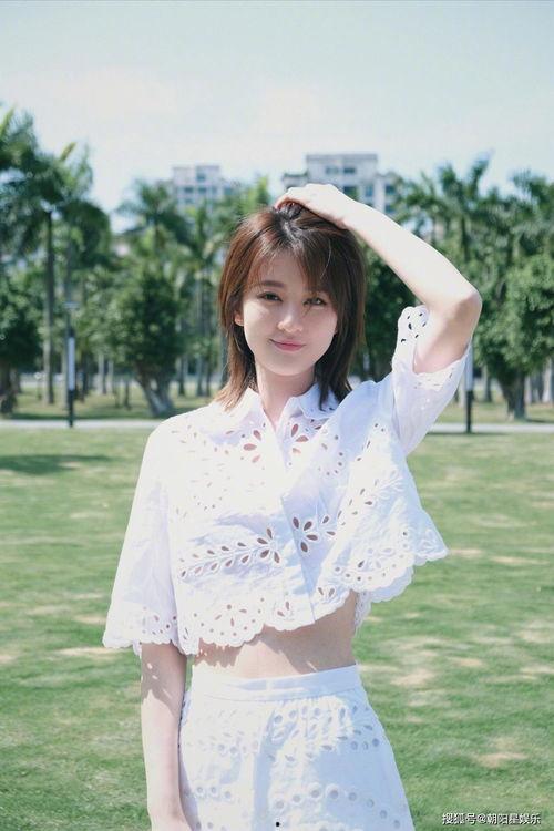 呆瓜吃瓜张玉无房女配,张玉无房女配的逆袭之路