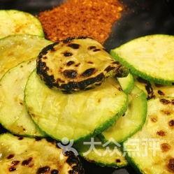 不吃夜宵吃瓜,健康生活新风尚