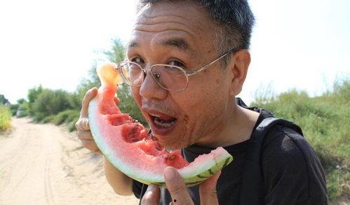 奇葩吃瓜博主,笑料百出引人捧腹