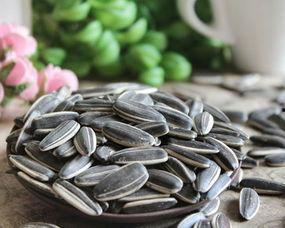 吃瓜是吃瓜子嘛,揭秘“吃瓜”一词的真正含义